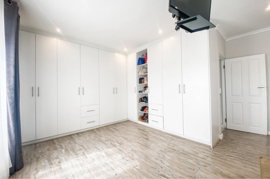 To Let 4 Bedroom Property for Rent in Parklands North Western Cape